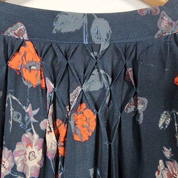 Free People Pebble Crepe So Fine Smoked Tunic Navy Top Size SP - Picture 6 of 10